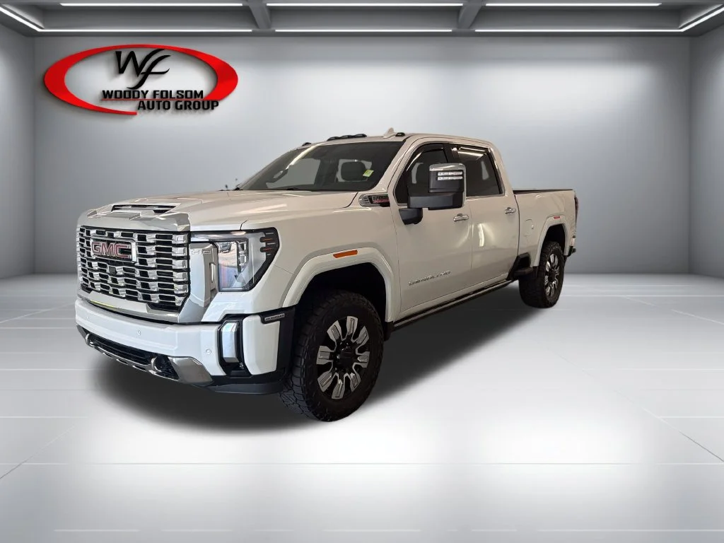 Used 2024 White GMC Denali image 3
