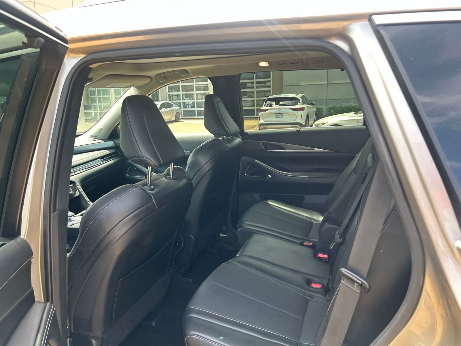 Used 2026 Silver INFINITI LUXE image 11