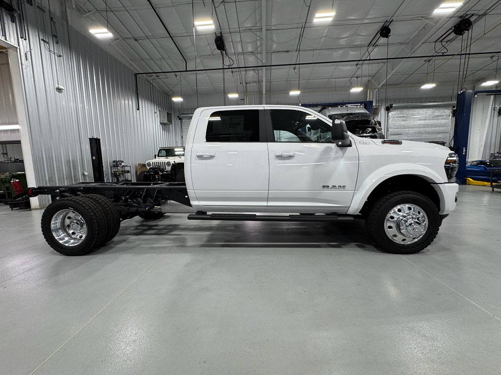 New 2025 Bright White Clear-Coat Exterior Paint RAM Big Horn image 12