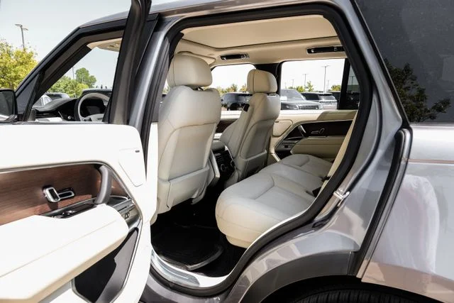 New 2026  Land Rover SE image 49
