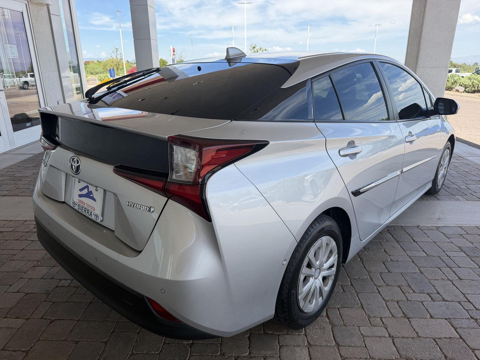 Used 2022 Classic Silver Metallic Toyota LE image 5