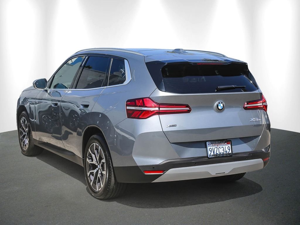 Used 2026 Skyscraper Grey Metallic BMW 30 xDrive image 4