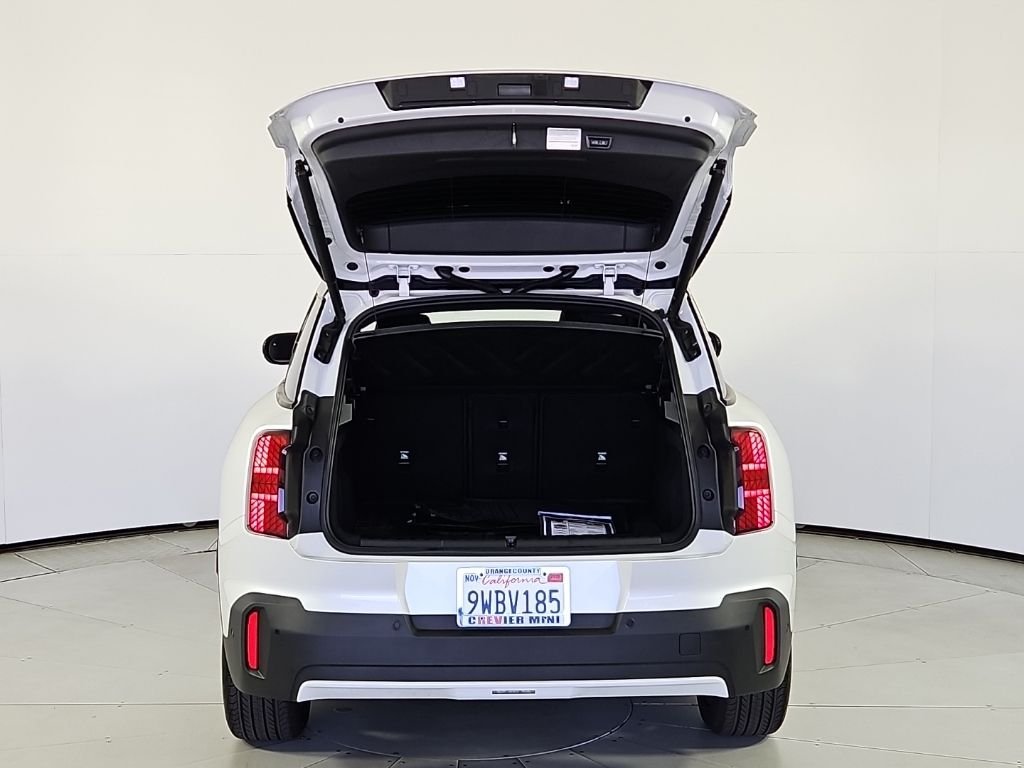Certified Used 2026 White Metallic MINI Signature Plus image 10