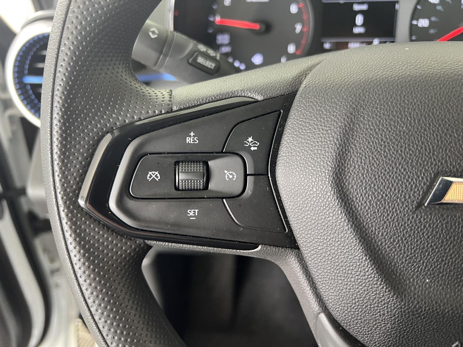 Used 2025 Summit White Chevrolet LS image 8