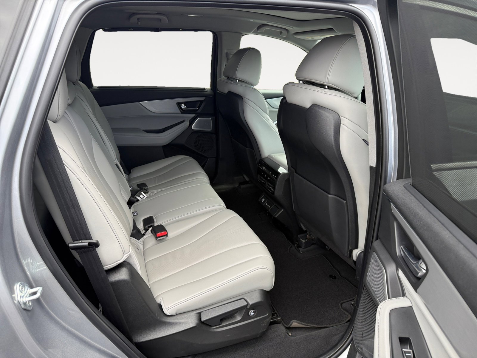 Used 2025  Acura Technology Package image 18