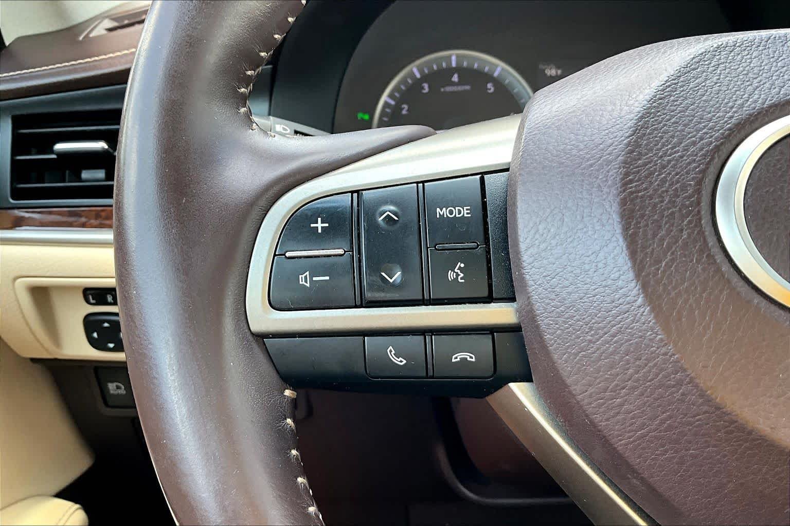 Used 2016 Autumn Shimmer Lexus  image 24
