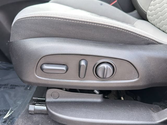 Used 2019 IRIDESCENT PEARL TRICOAT Chevrolet LT image 21