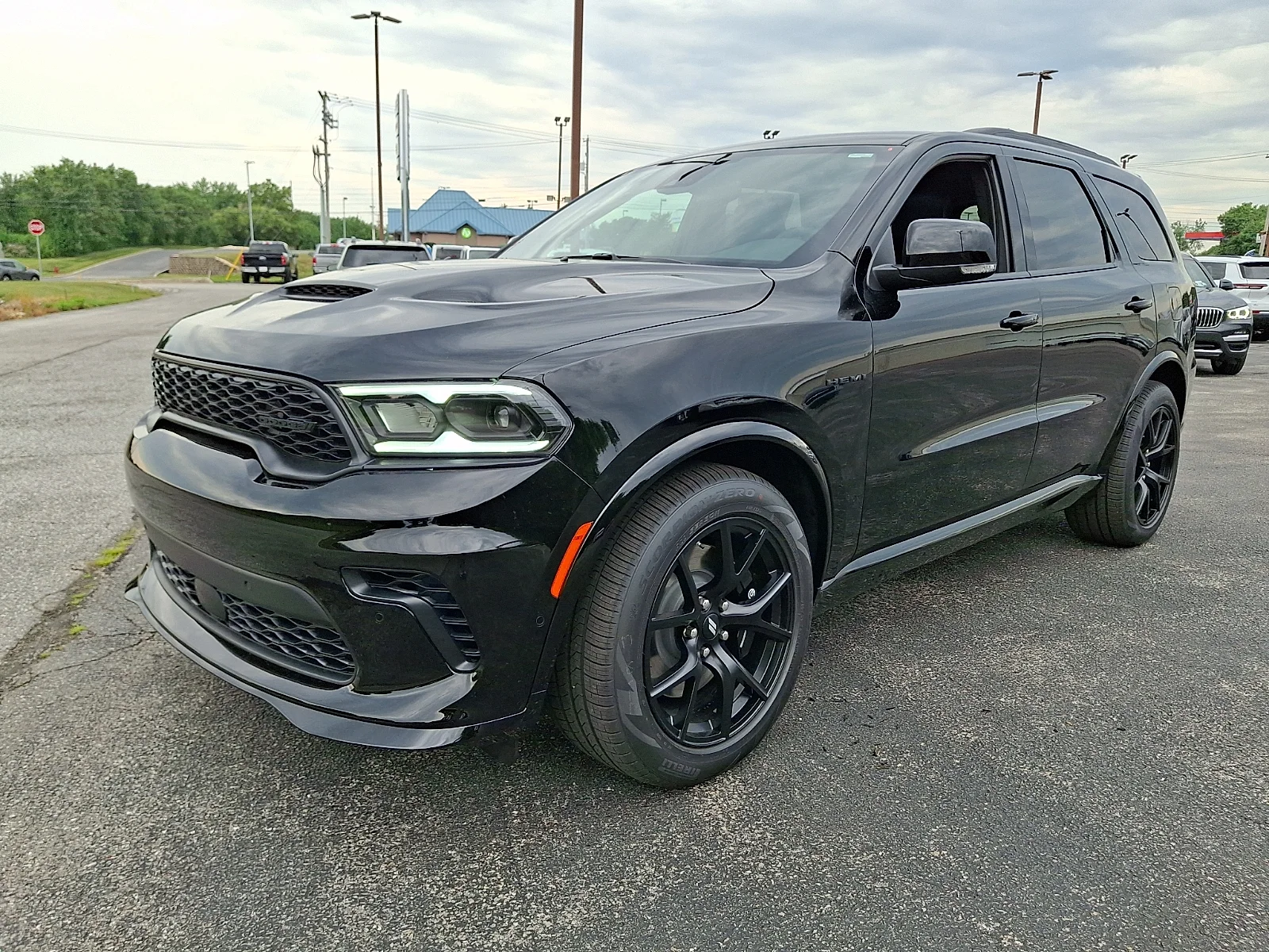 New 2026 Diamond Black Clear-Coat Exterior Paint Dodge GT Premium HEMI V8 image 4