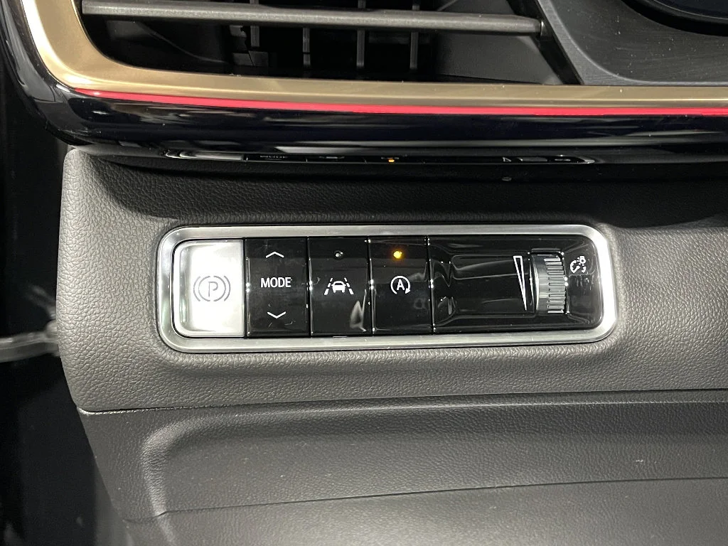 New 2026 Ebony Twilight Metallic Buick Avenir image 32