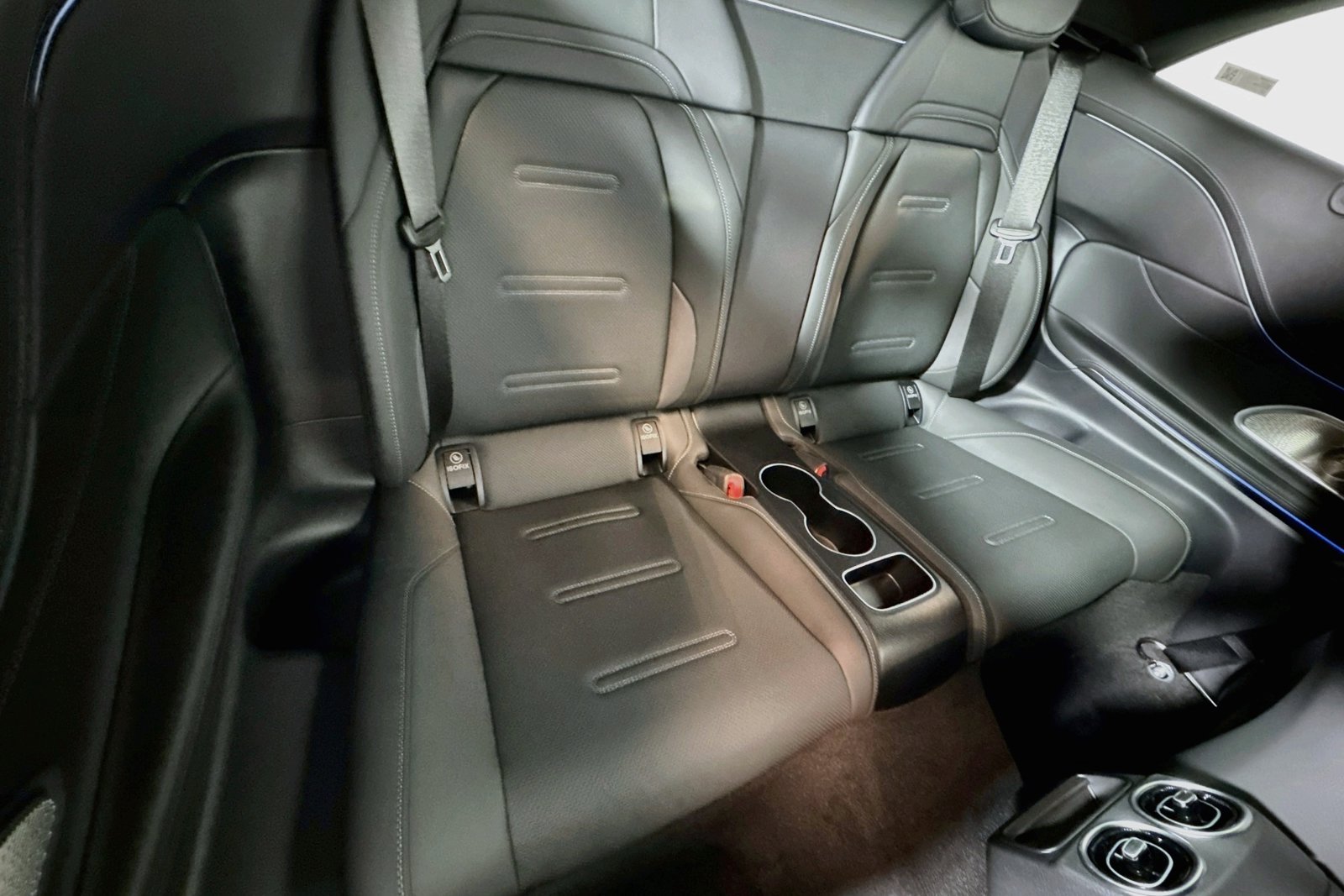 New 2027 MANUFAKTUR Alpine Grey Mercedes-Benz AMG® CLE 53 image 24