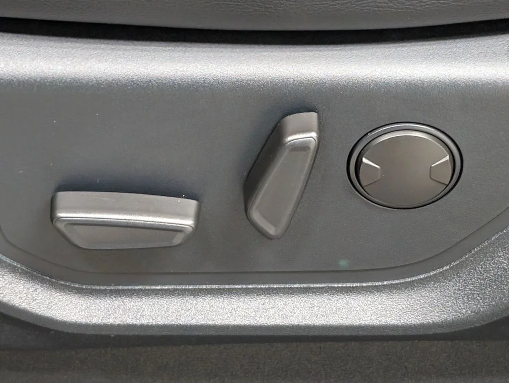 Certified Used 2020 Blue Jeans Metallic Ford Lariat image 17