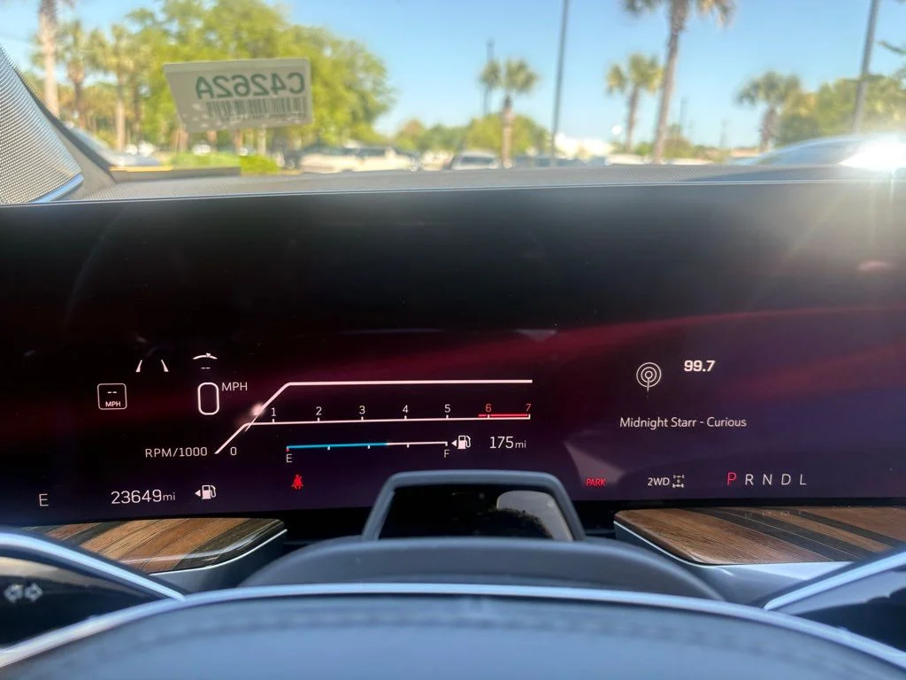 Used 2025 Silver Cadillac Sport Platinum image 25