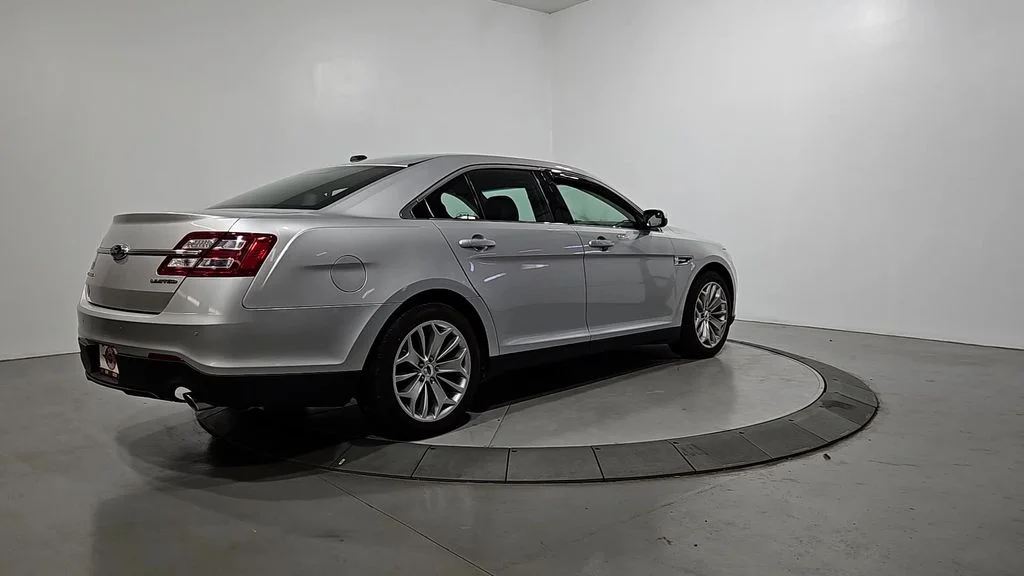 Used 2016 Ingot Silver Ford Limited image 5