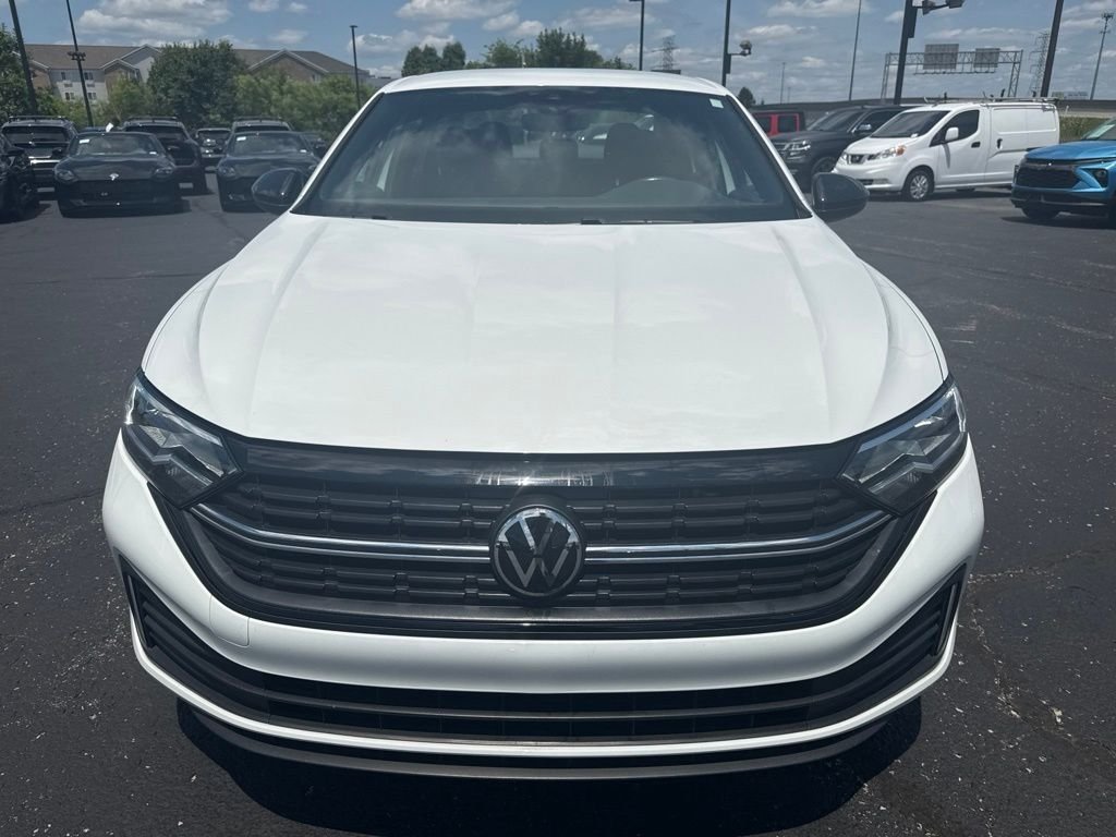 Used 2023 White Volkswagen 1.5T Sport image 8