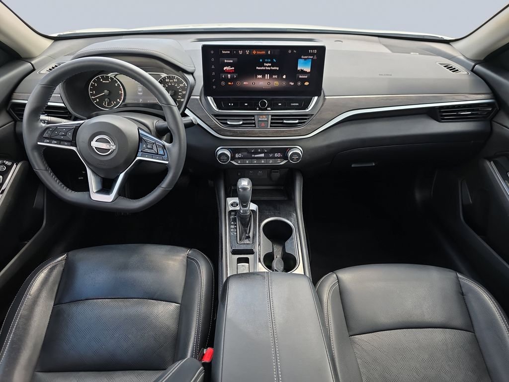 Used 2024 Pearl White Tricoat Nissan 2.5 SL image 10