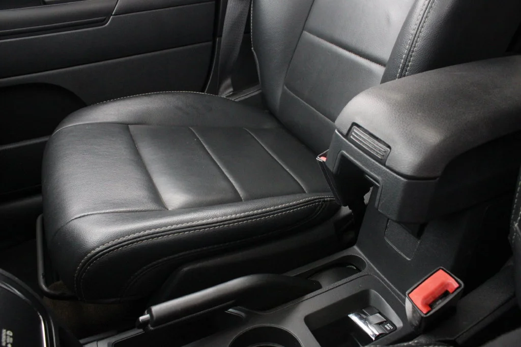 Used 2016 Black Jeep High Altitude image 17