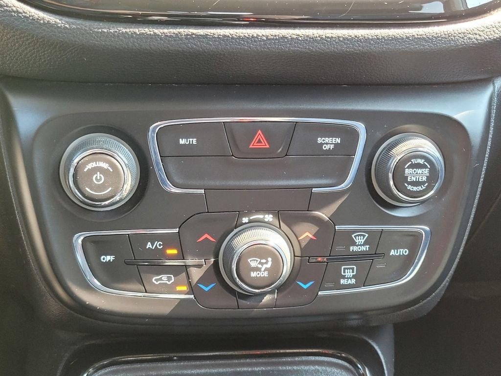Certified Used 2019 Silver Jeep Limited image 20