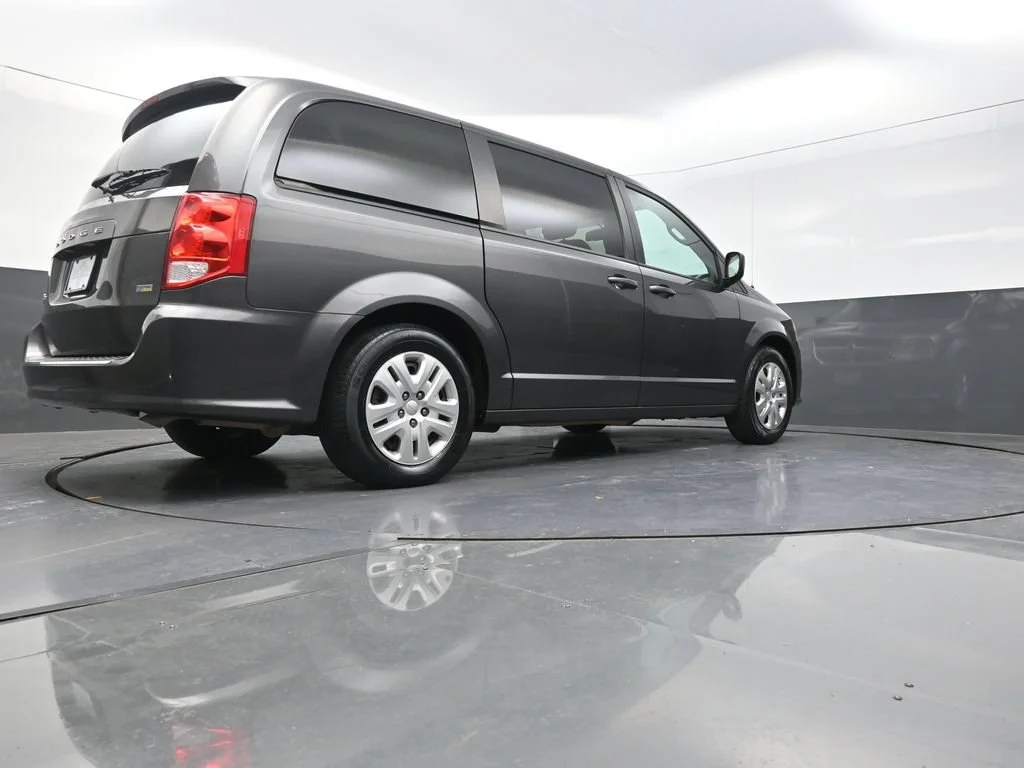 Used 2018 Gray Dodge SE image 27