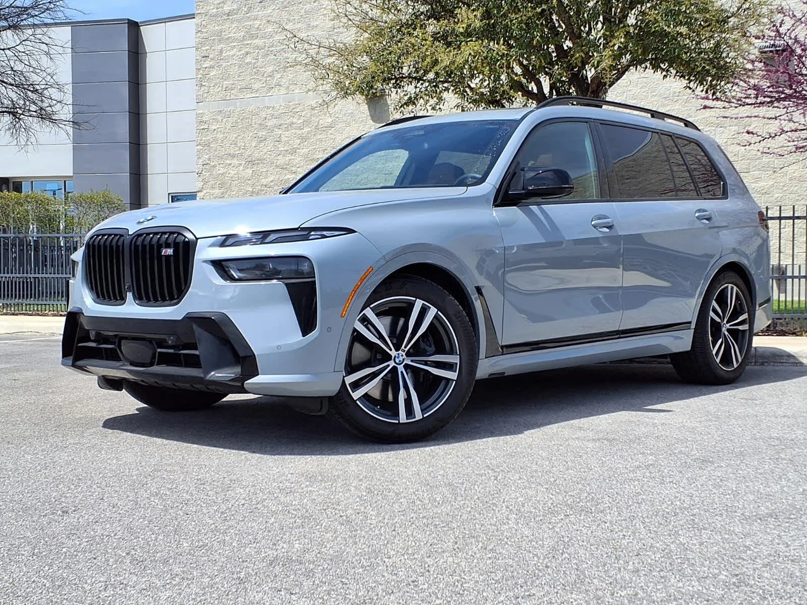 2026 BMW X7 M60i's photo