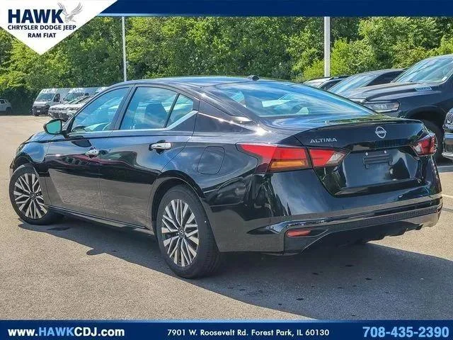 Used 2024 Black Nissan 2.5 SV image 7