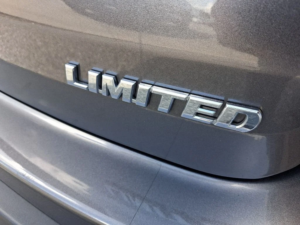 Used 2019 Gray Toyota Limited image 9