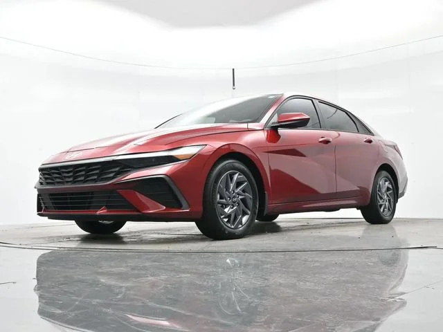Used 2024 Ultimate Red Hyundai SEL image 22