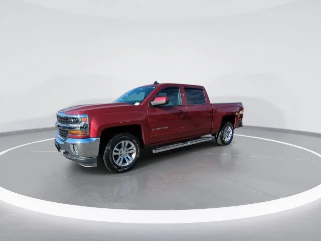 Used 2018 Red Chevrolet LT image 4