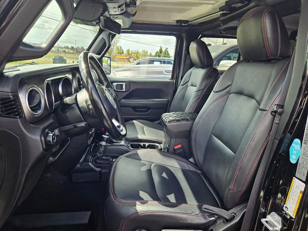 Used 2020 Black Clearcoat Jeep Overland image 22