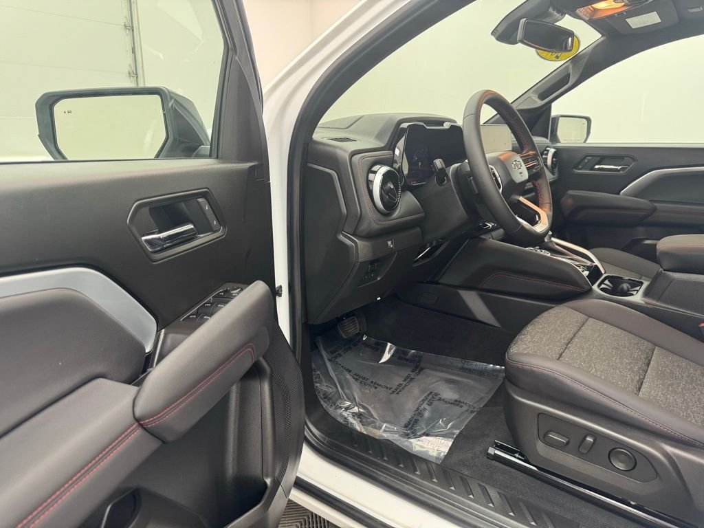 Used 2025 Summit White Chevrolet Z71 image 15