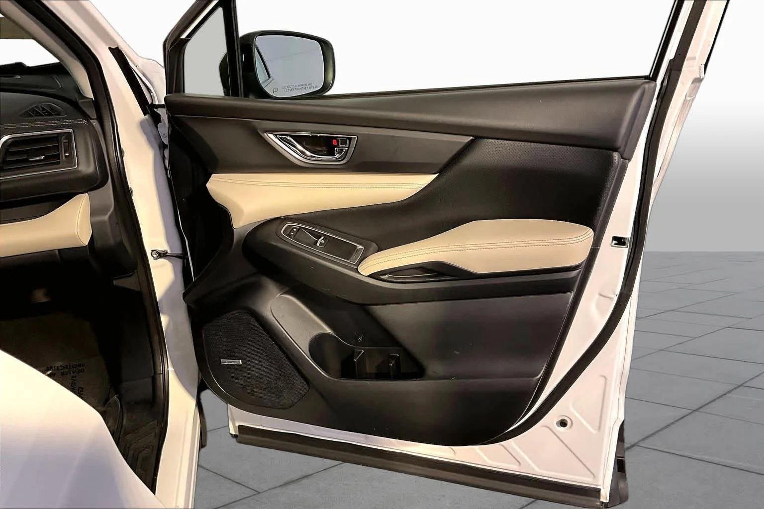 Used 2019 Crystal White Pearl Subaru Limited image 23