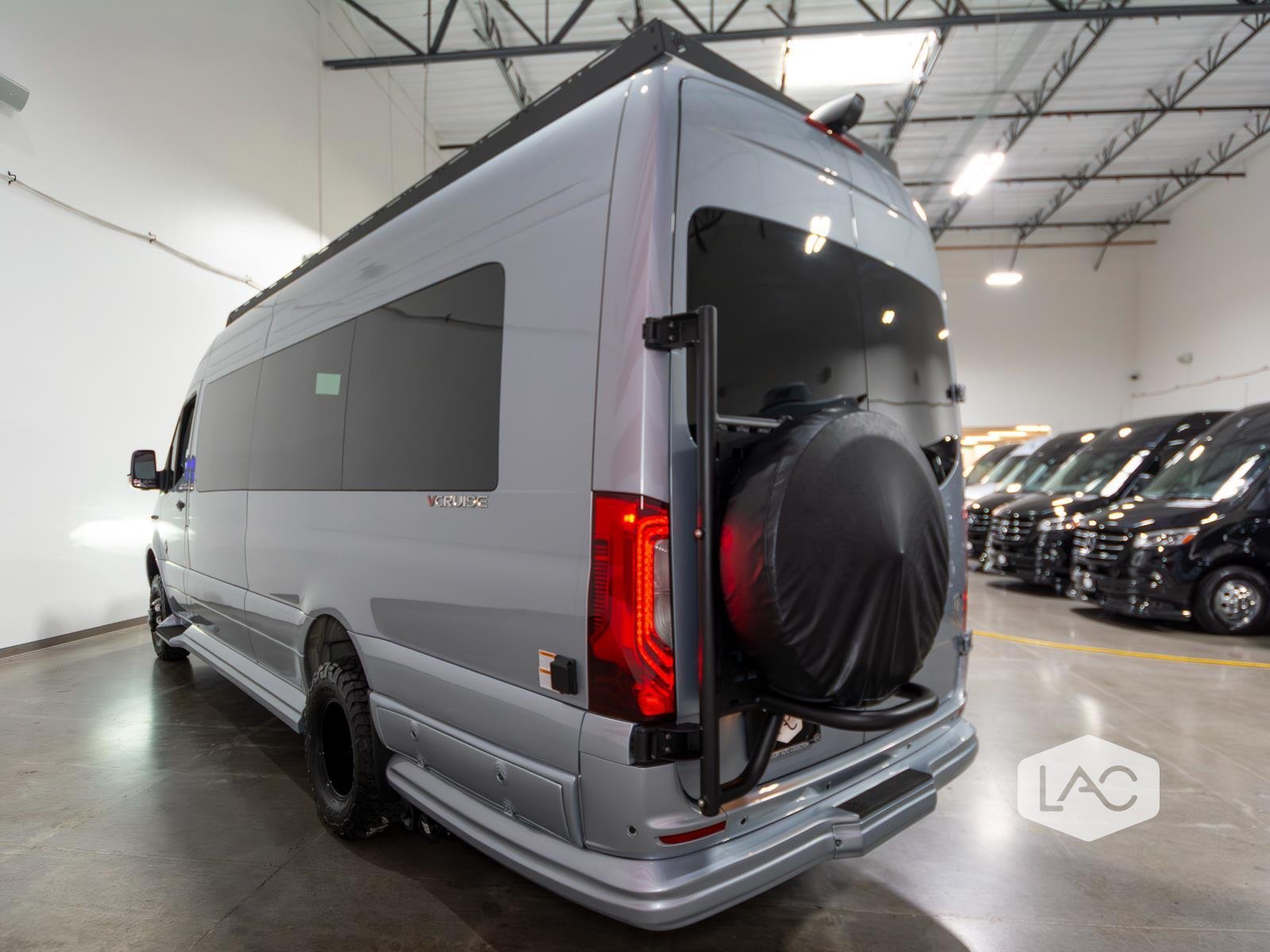 New 2026 Hightech Silver OGV LUXURY COACH AWD ADV PKG 2.1 w/ Comfort Seats image 32