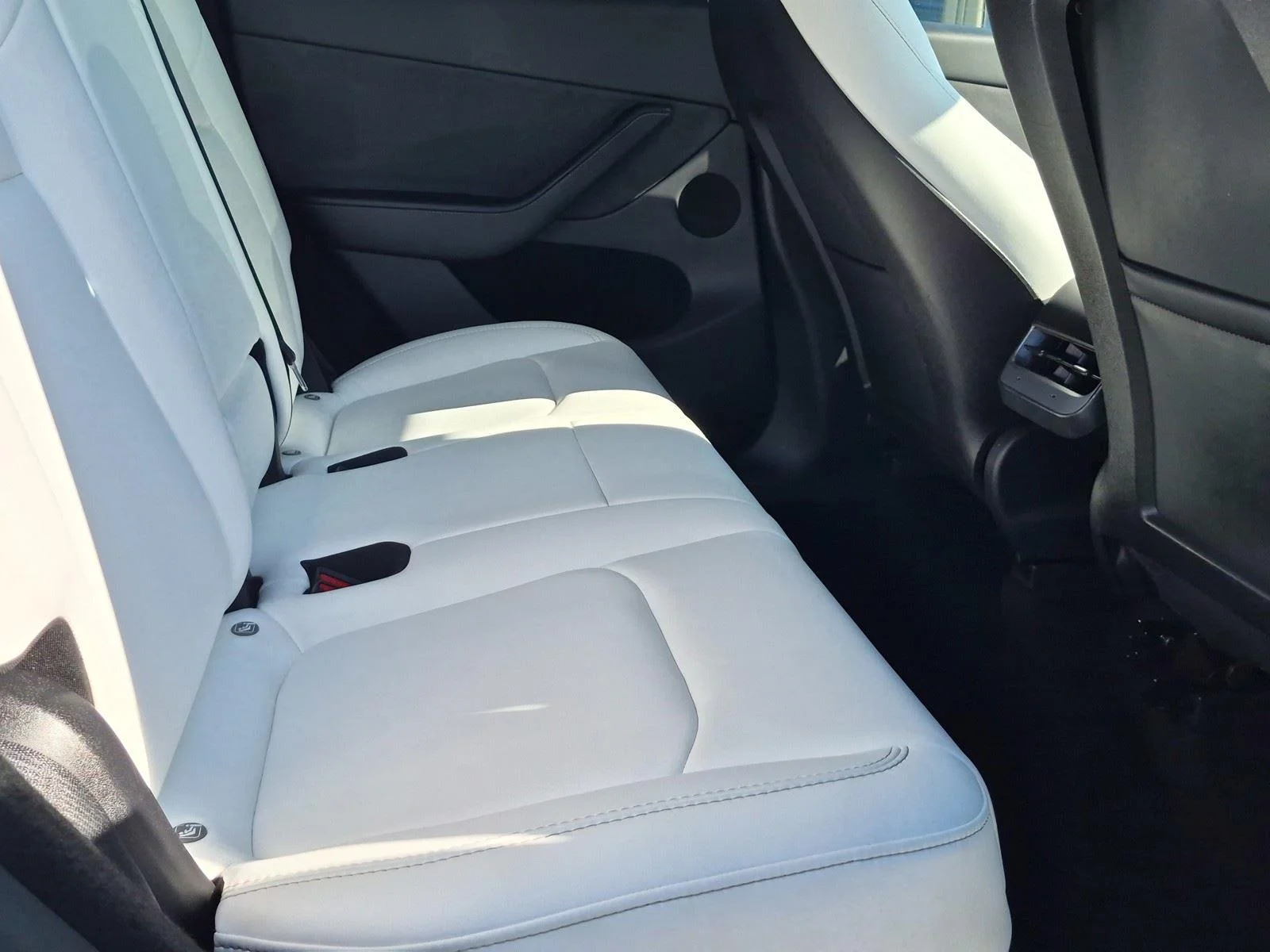 Used 2023  TESLA  image 10