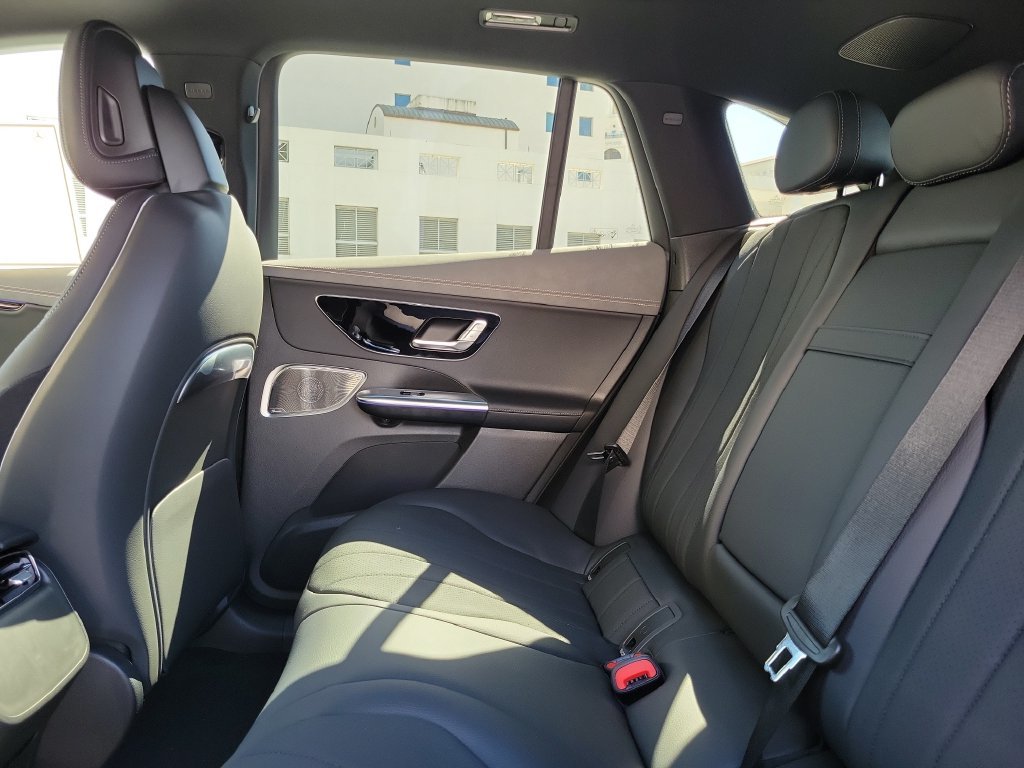 New 2027 MANUFAKTUR Alpine Grey Mercedes-Benz EQE 320 image 11