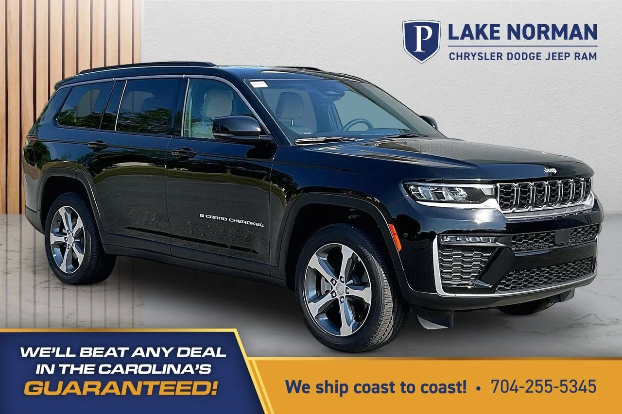 New 2026 Diamond Black Crystal Pearl-Coat Exterior Paint Jeep Limited image 1