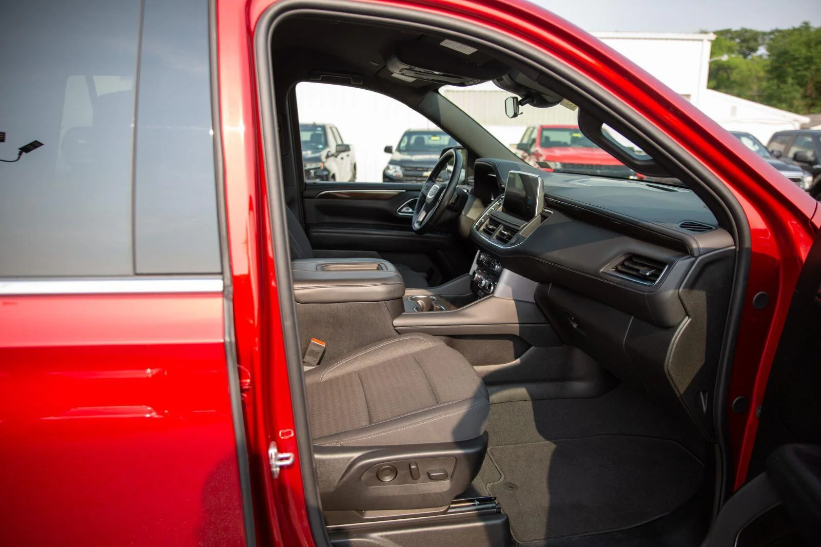 Used 2024 Volcanic Red Tintcoat GMC SLE image 24