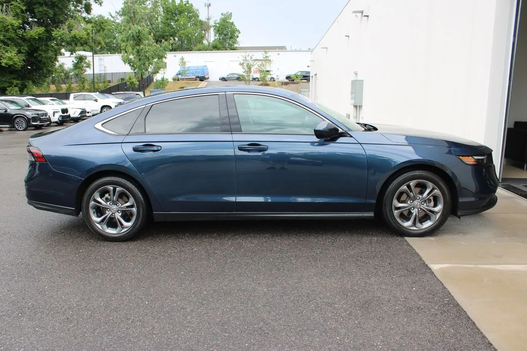 Used 2024 Canyon River Blue Metallic Honda EX image 31