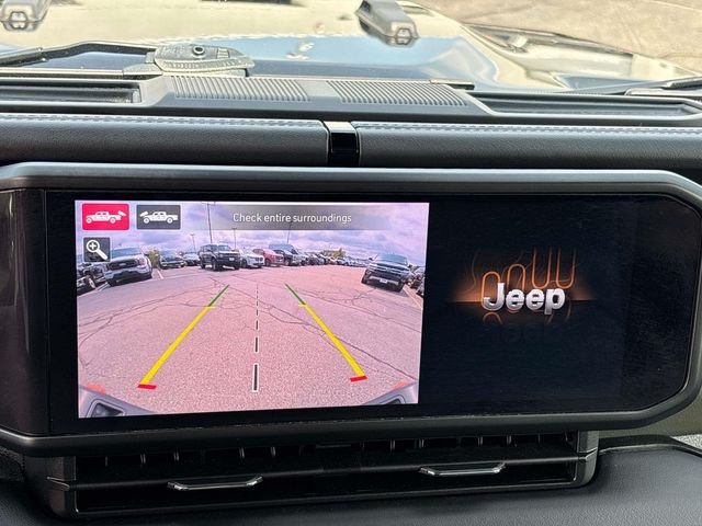 Certified Used 2025 Black Clearcoat Jeep Mojave image 24
