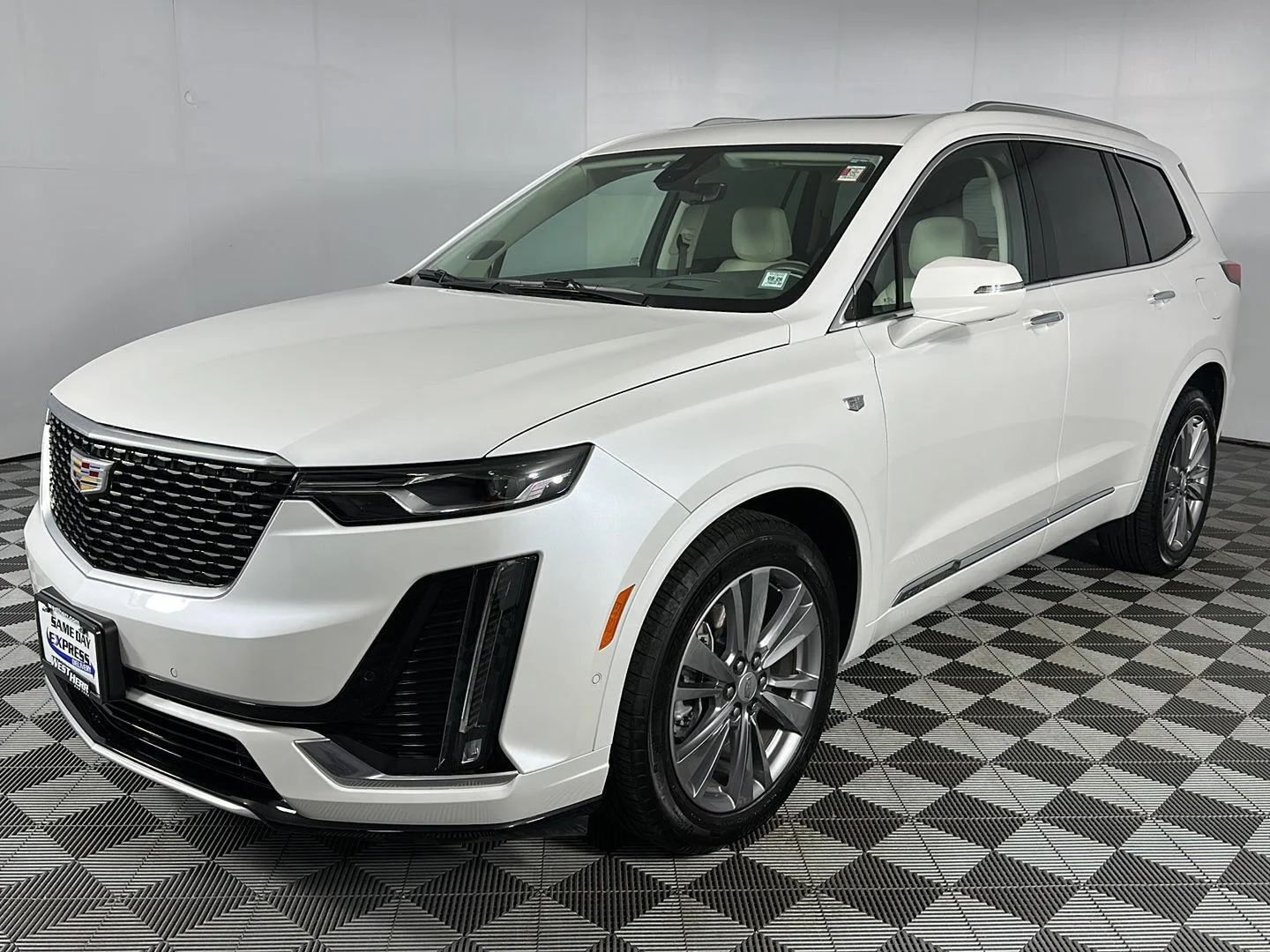 Used 2023 Crystal White Tricoat Cadillac AWD Premium Luxury image 18