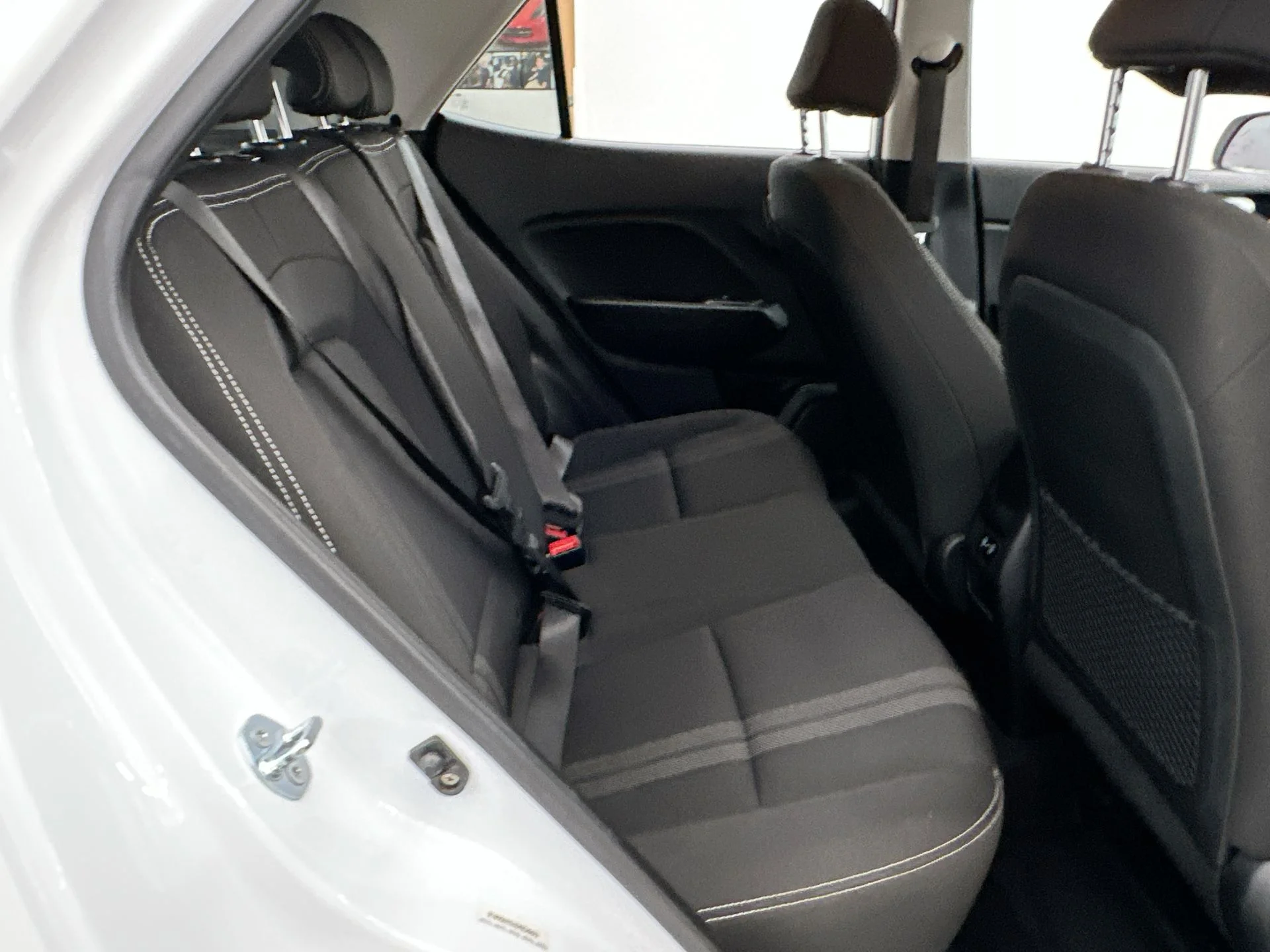 Used 2025 White Hyundai SEL image 17