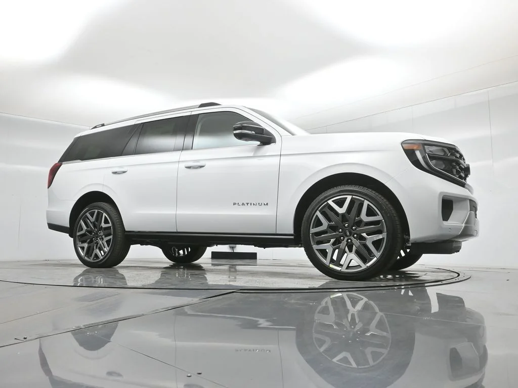 New 2025 Oxford White Ford Platinum image 47