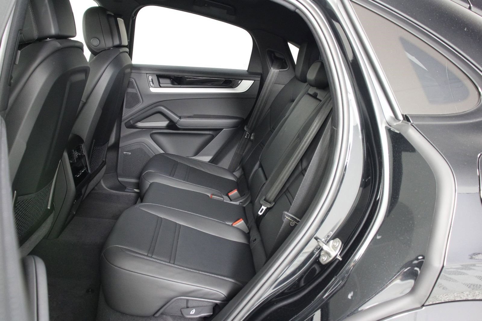 2026 Porsche Cayenne Coupe S E-Hybrid - Photo 18