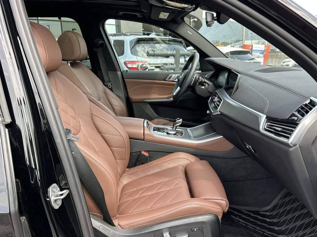 Used 2023  BMW xDrive40i xDrive40i   Low Mileage   Dilawri Certif image 33