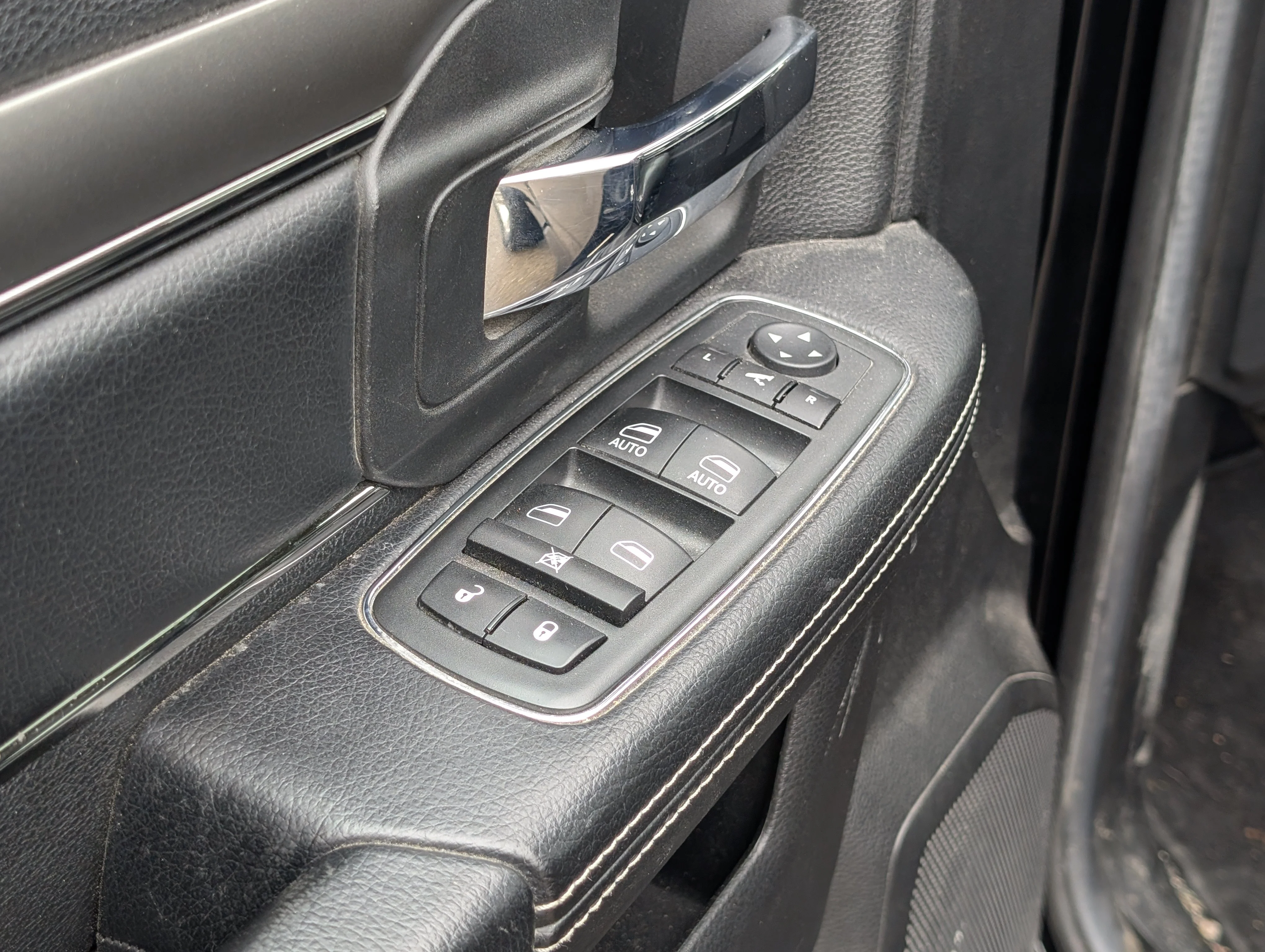 Used 2013 Black Ram Sport image 18