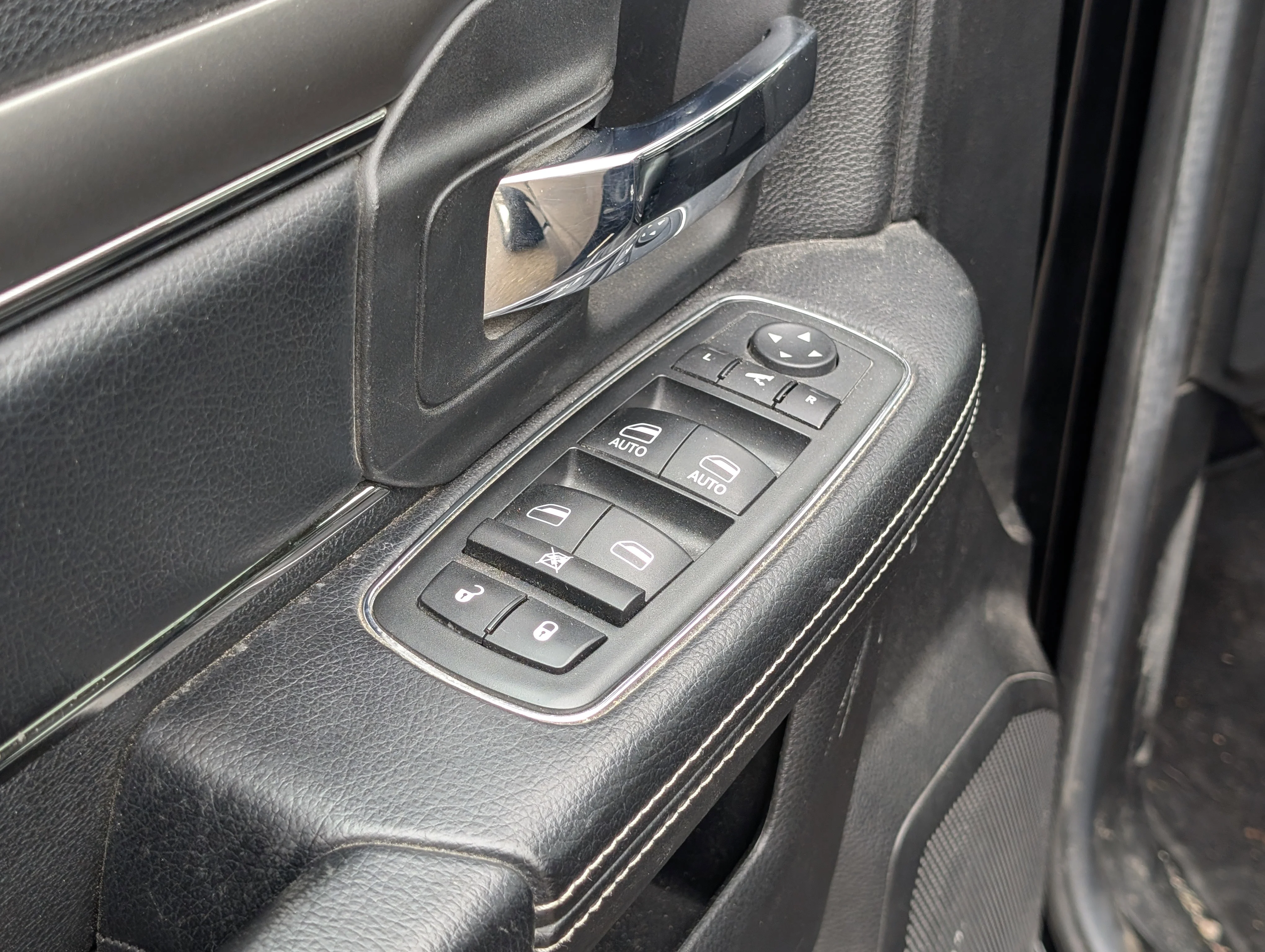Used 2013 Black Ram Sport image 18
