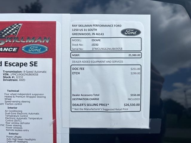 Used 2022 White Ford SE image 3