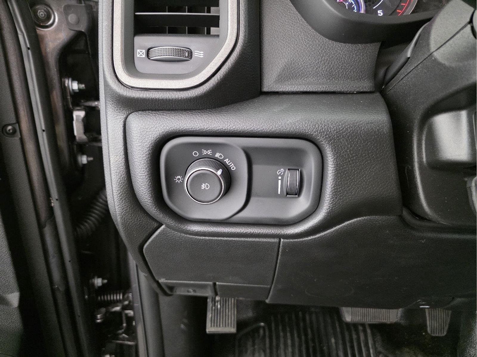 2026 RAM 3500 Chassis Tradesman - Photo 29