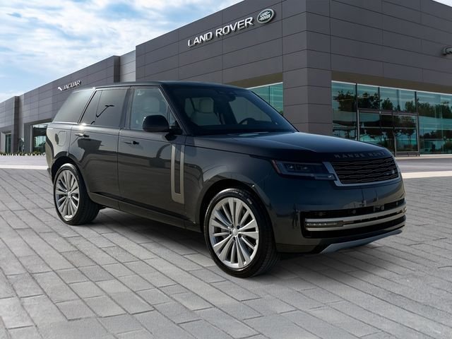 Used 2025  Land Rover SE image 7