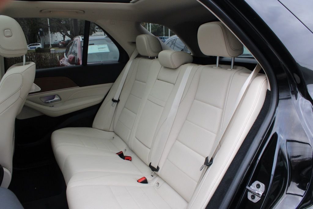 Used 2022 Black Mercedes-Benz GLE 350 image 32