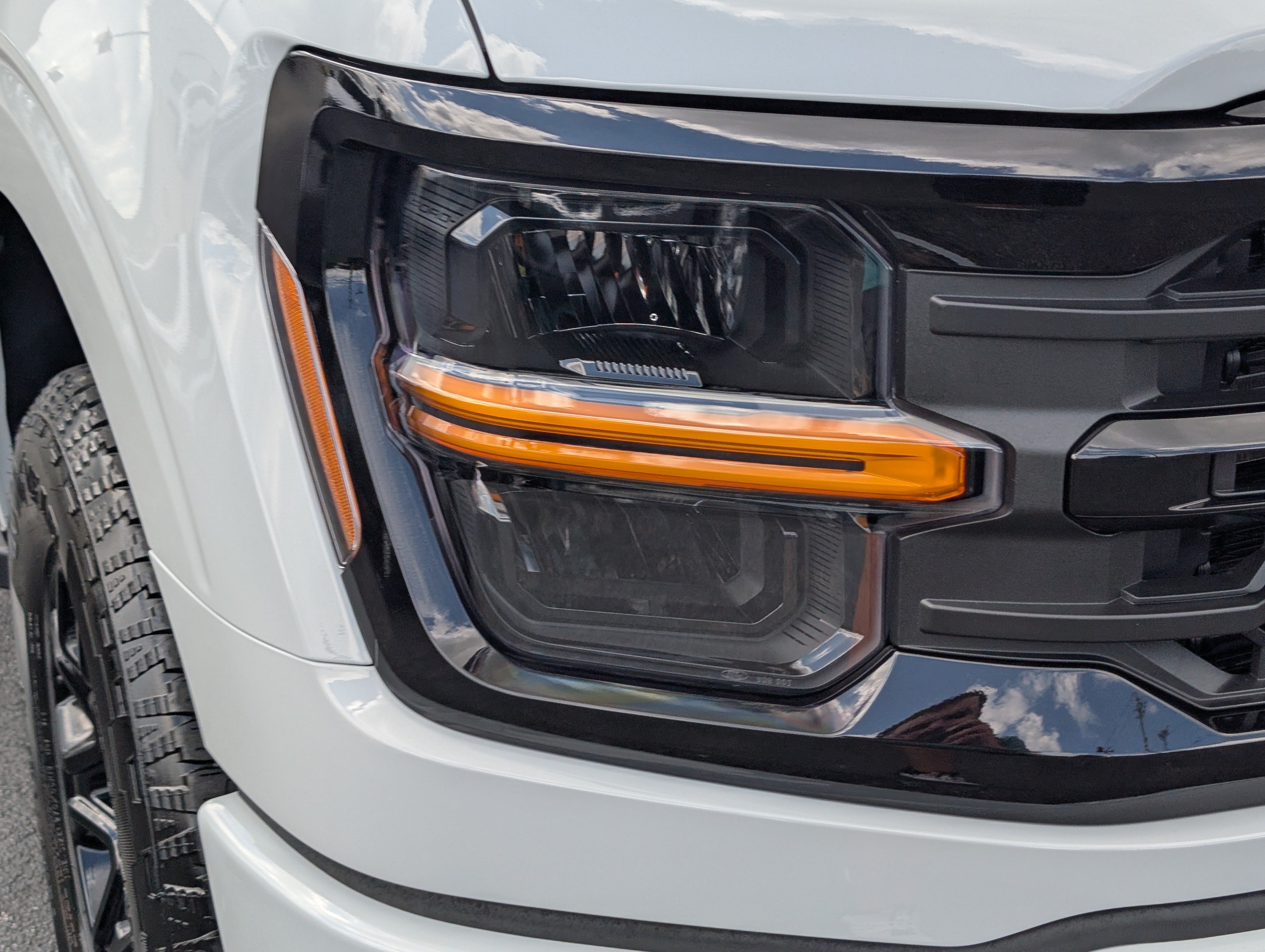 New 2026 Avalanche Ford XLT image 6
