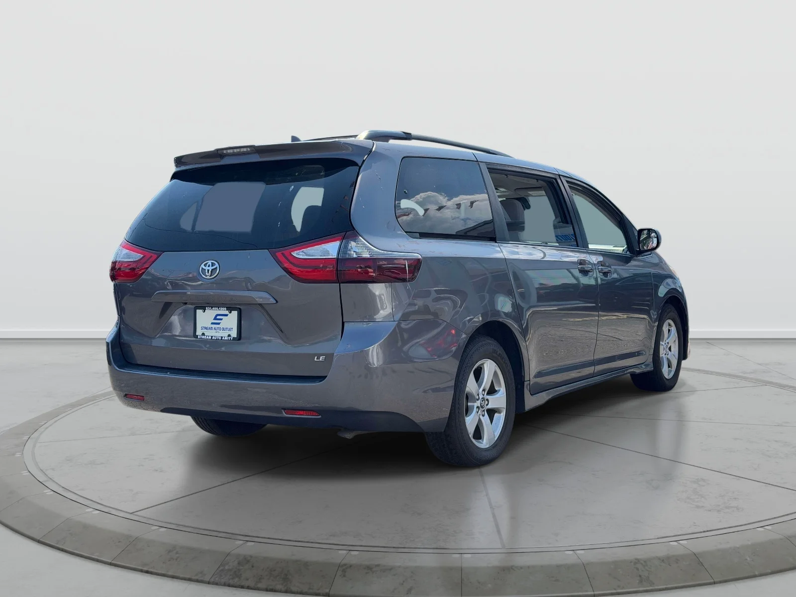 Used 2018 Gray Toyota LE image 6